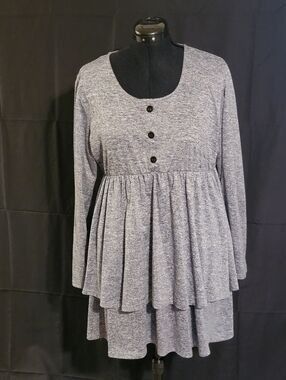 Heather Gray Tiered Long Sleeve Tunic Top